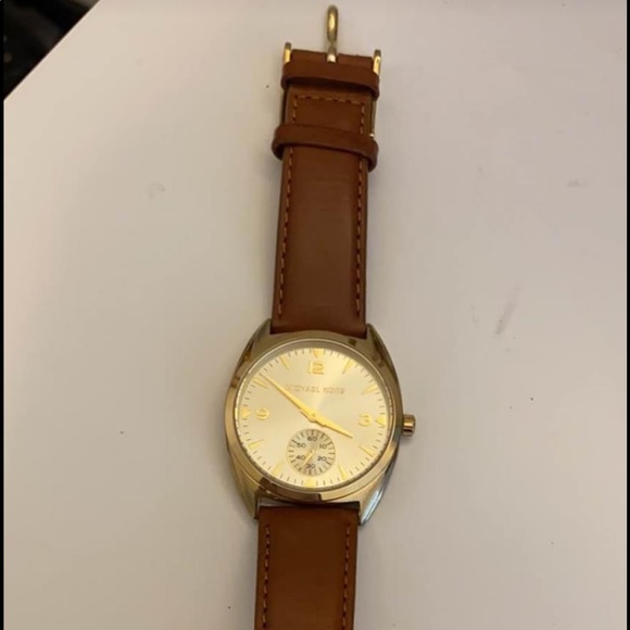 Michael Kors Brown Leather Women’s Watch - Picture 1 of 4